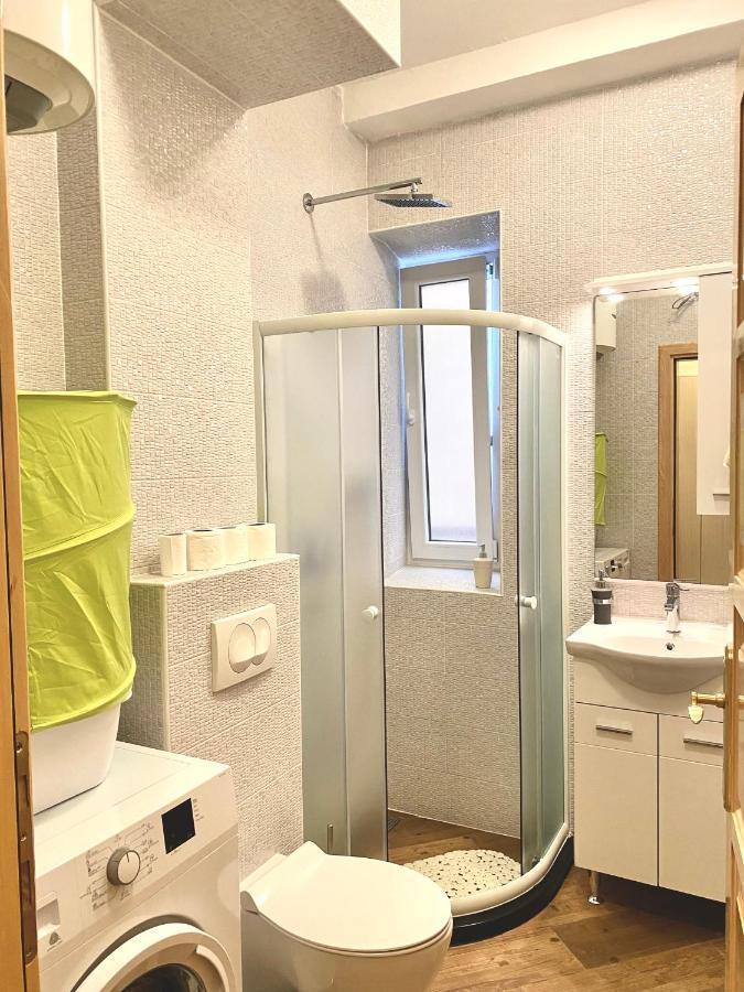 Apartment Njegos เปราสต์ ภายนอก รูปภาพ