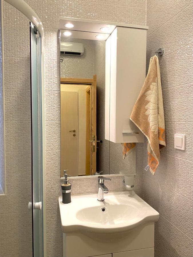 Apartment Njegos เปราสต์ ภายนอก รูปภาพ