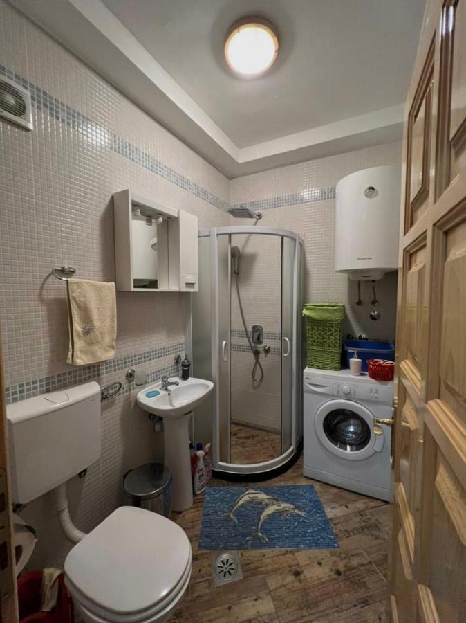 Apartment Njegos เปราสต์ ภายนอก รูปภาพ
